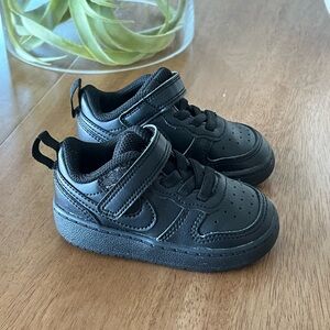 Nike Toddler Court Borough Low 2 Sneakers size 5C